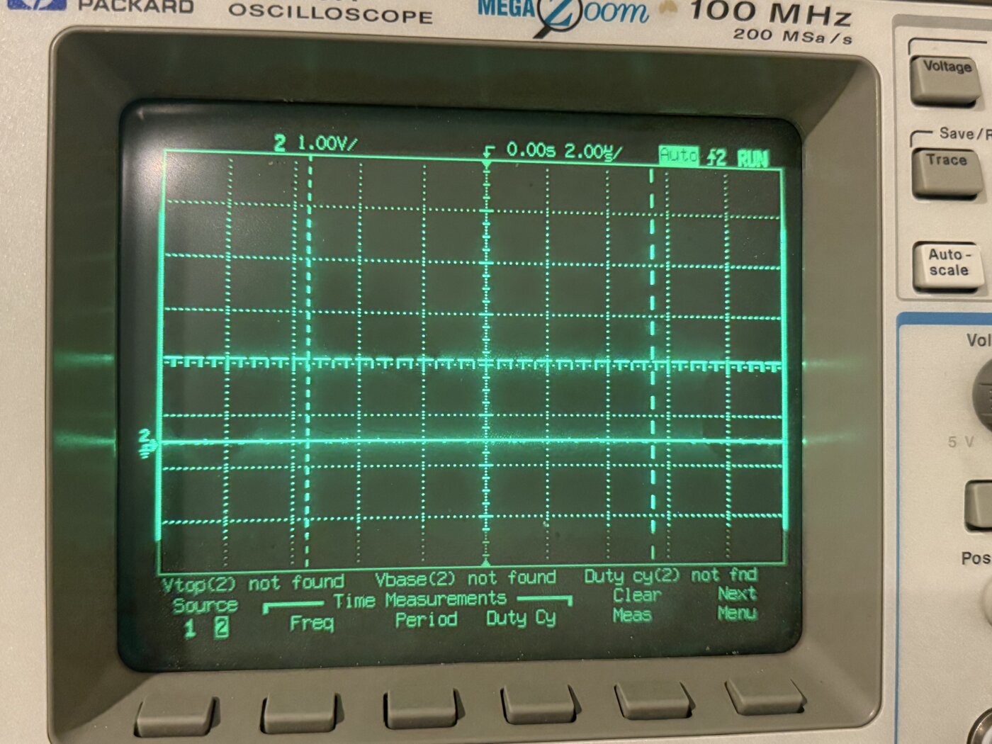 Oscilloscope showing safe-low output after a fault